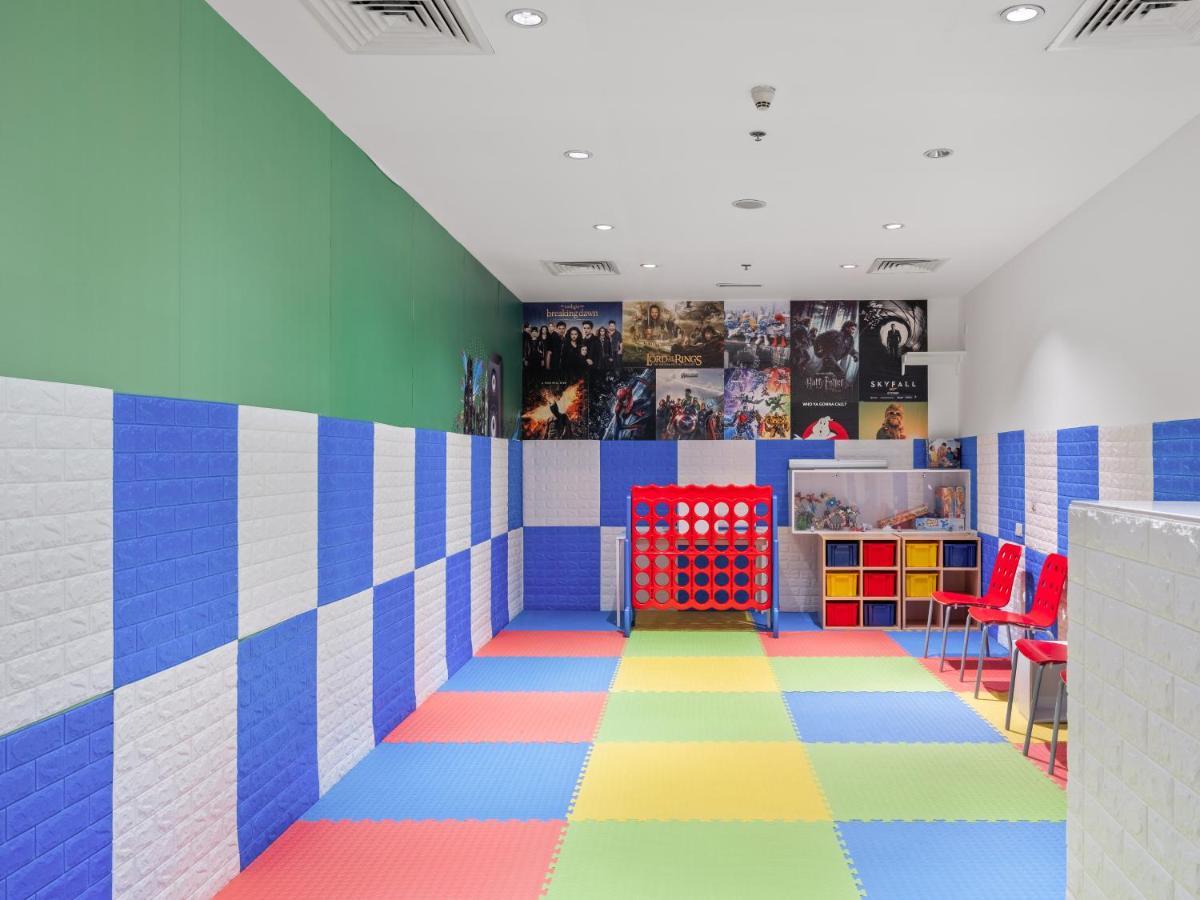 Blue Beach Tower The Walk Jbr Dubai Exterior foto The children's area