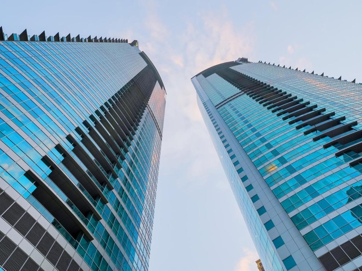 Blue Beach Tower The Walk Jbr Dubai Exterior foto The two towers of the complex