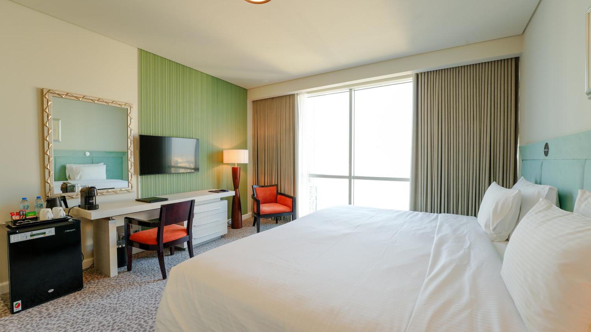 Blue Beach Tower The Walk Jbr Dubai Exterior foto A bedroom at the Hilton San Diego Bayfront