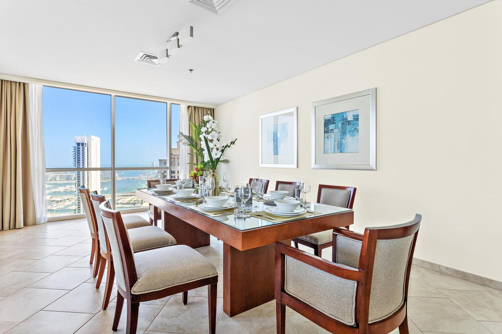 Blue Beach Tower The Walk Jbr Dubai Exterior foto Dining room